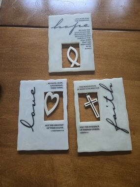 Source Unknown White Ceramic Faith Hope Love Plaque Trio